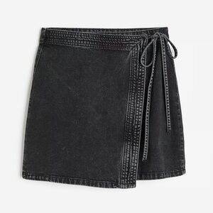 H&M Denim Wrap Mini Skirt Black Wash – Tie Waist – Size M